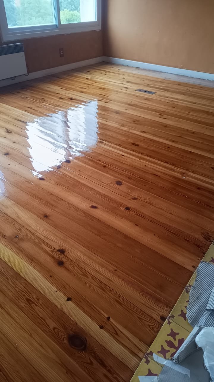 Lixamento e sinteko de pisos